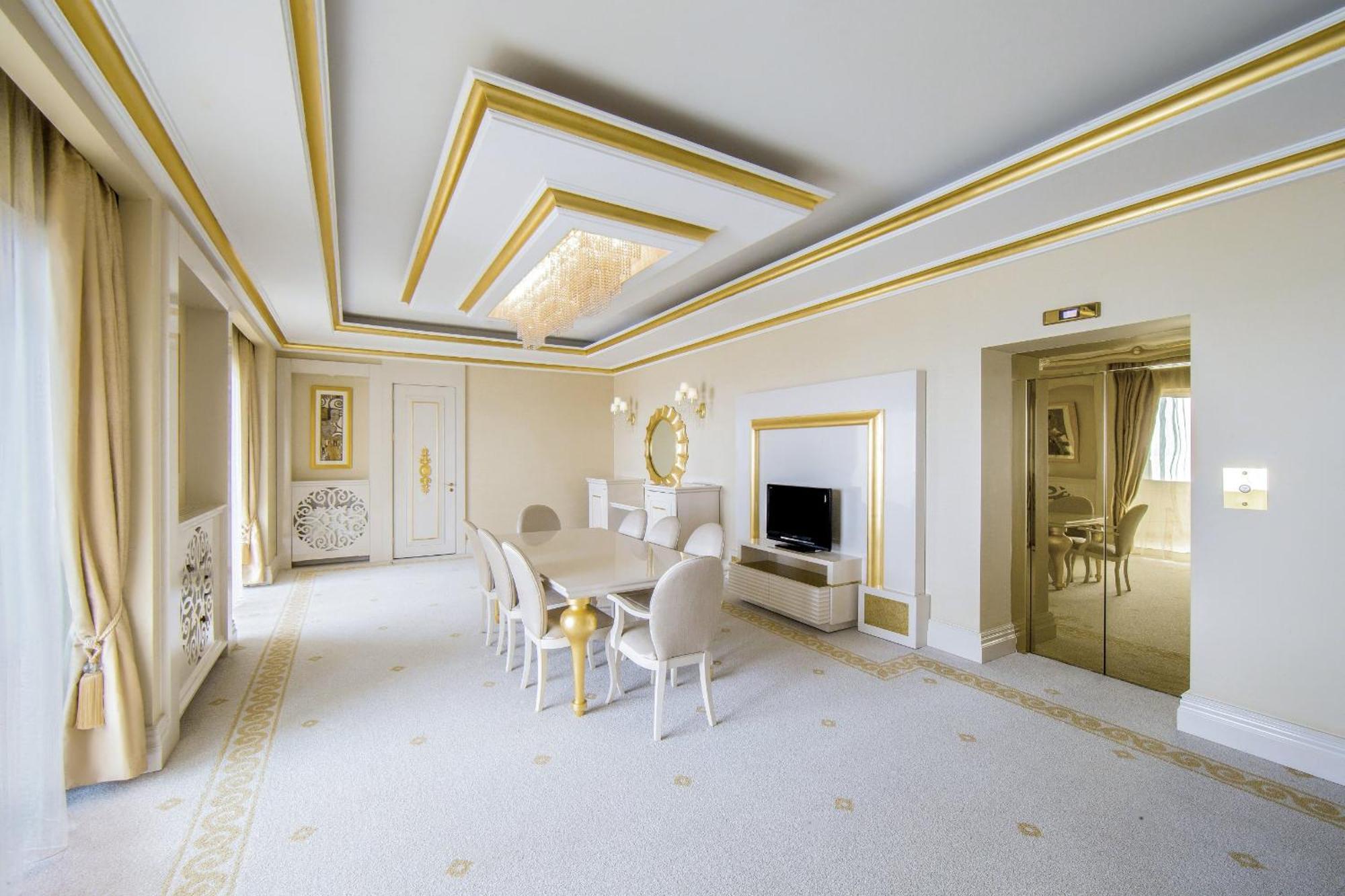 גאלבה Qafqaz Riverside Hotel מראה חיצוני תמונה The interior of the Presidential Suite