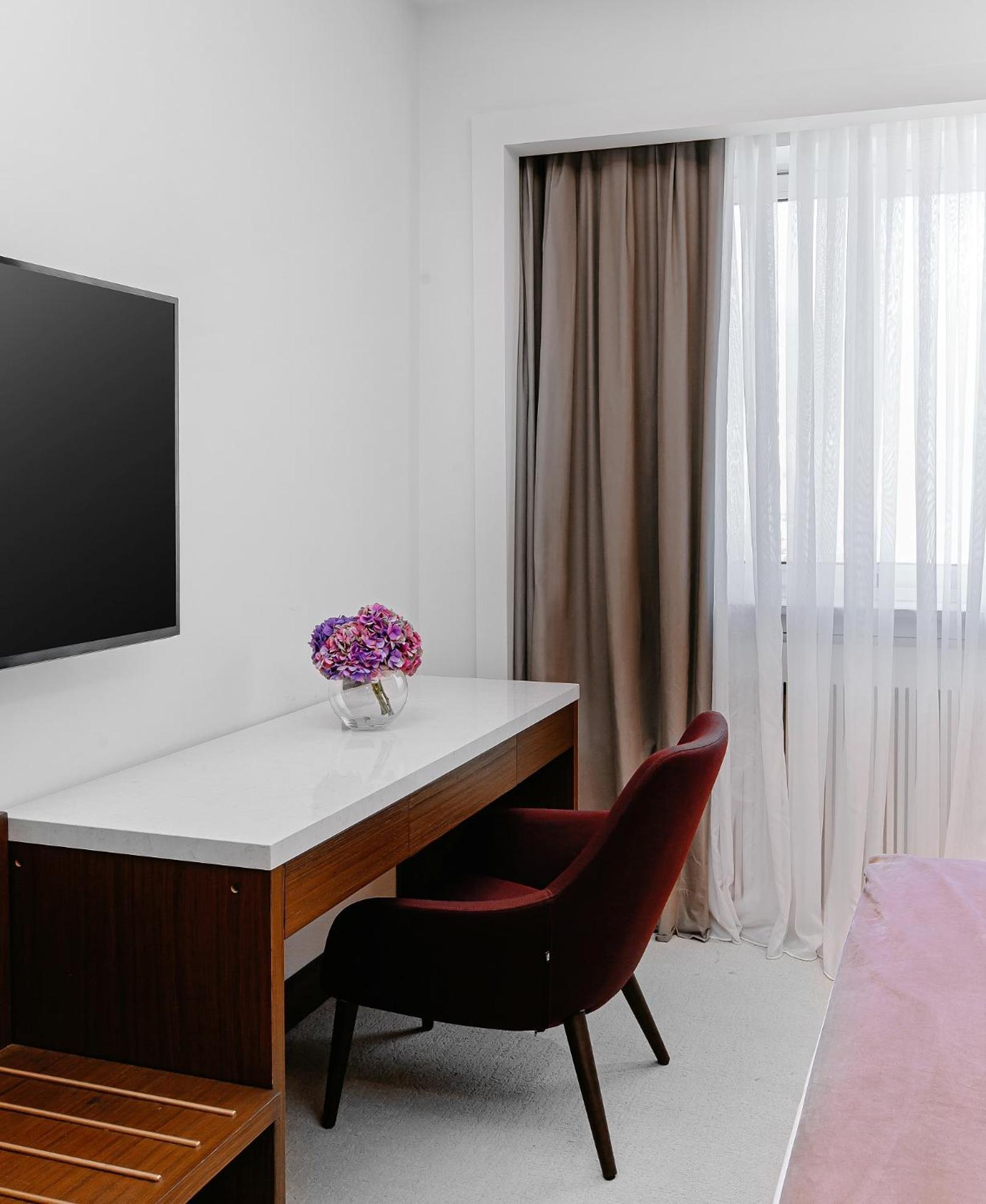 גאלבה Qafqaz Riverside Hotel מראה חיצוני תמונה A room at the hotel