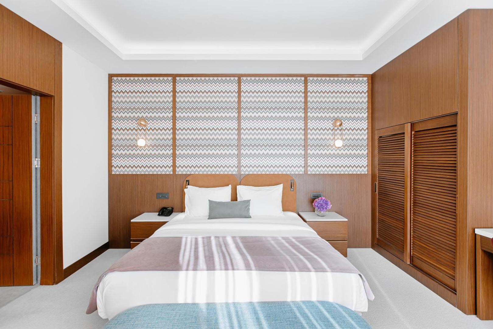 גאלבה Qafqaz Riverside Hotel מראה חיצוני תמונה A bedroom at the hotel