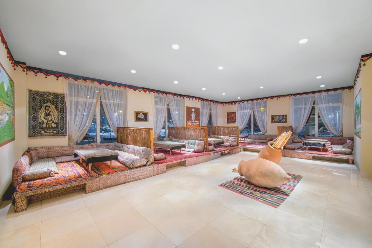 גאלבה Qafqaz Riverside Hotel מראה חיצוני תמונה The traditional restaurant